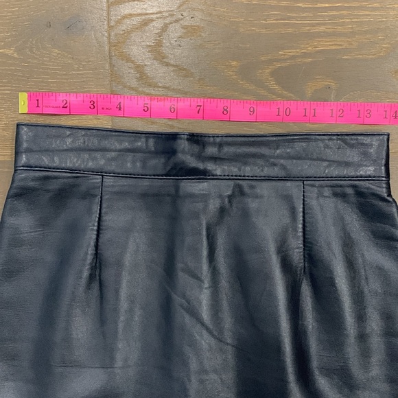 Vintage DANIER Black Leather Pencil Skirt 🖤 — Timeless & Chic - Picture 2 of 9